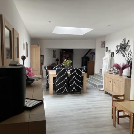 Maison - 205 m² - 7 pièces