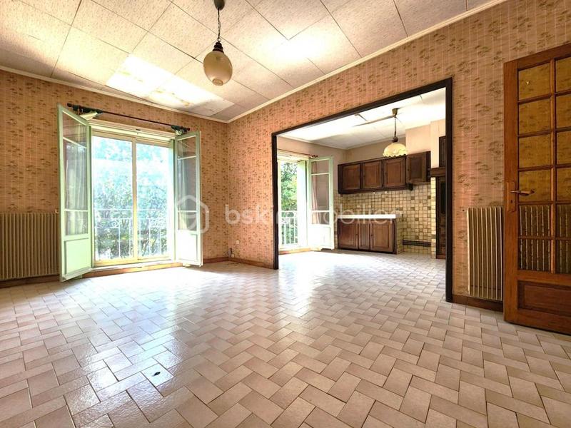 Appartement - 146 m² - 6 pièces