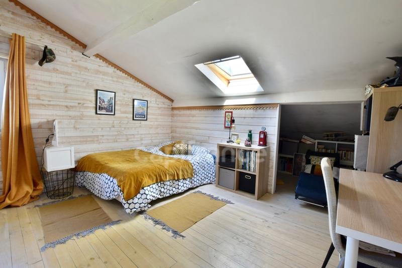 Maison - 227 m² - 8 pièces