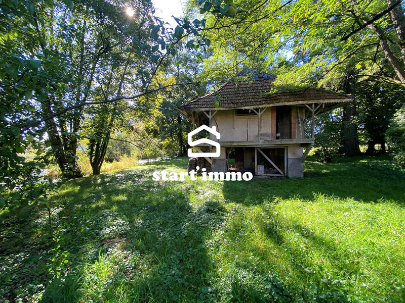 Maison - 331 m² - 11 pièces