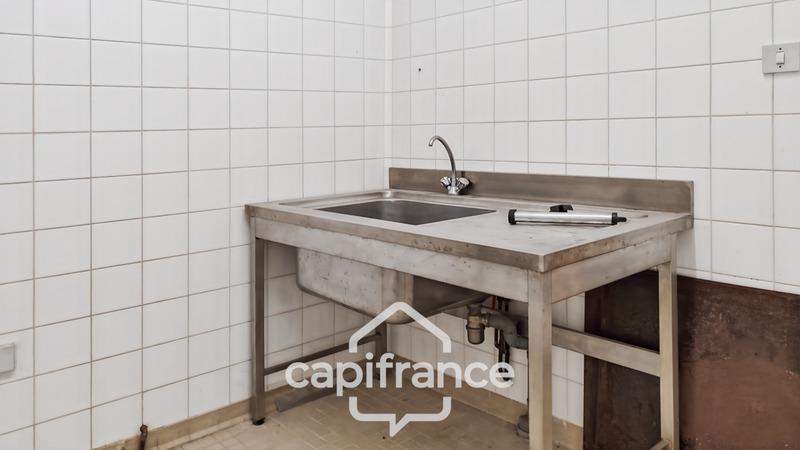 Local commercial - 378 m² - 15 pièces