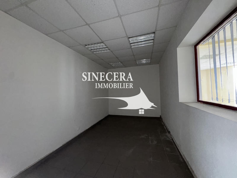 Local commercial - 1 087 m²