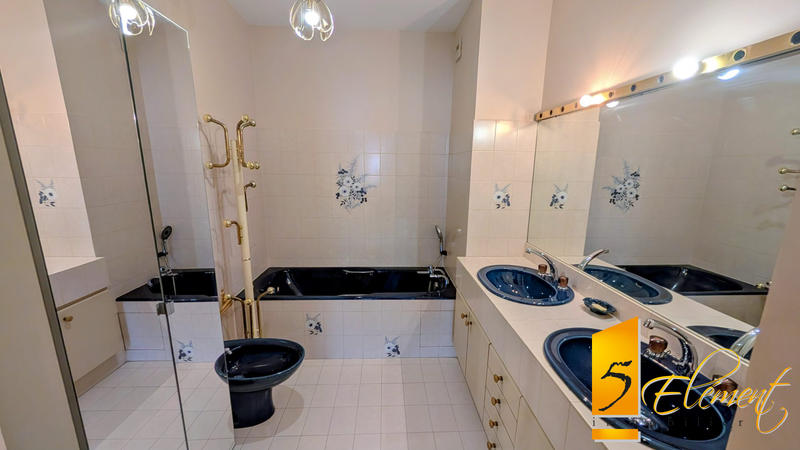 Appartement - 94 m² - 3 pièces