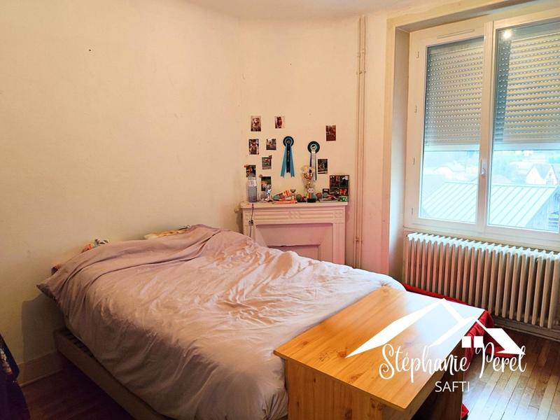 Maison - 220 m² - 10 pièces