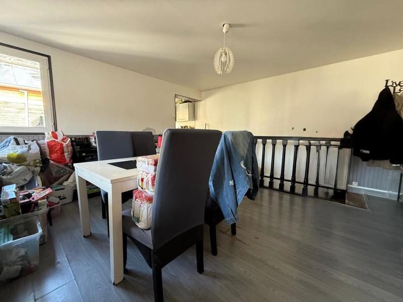 Maison - 250 m² - 7 pièces