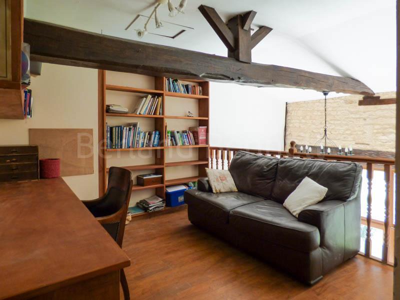 Maison en pierre - 224 m² - 9 pièces