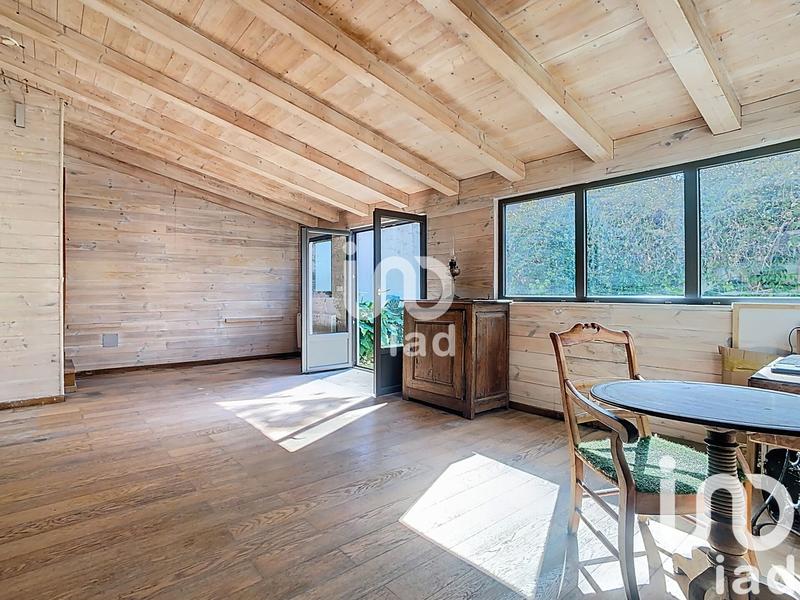 Maison - 210 m² - 7 pièces