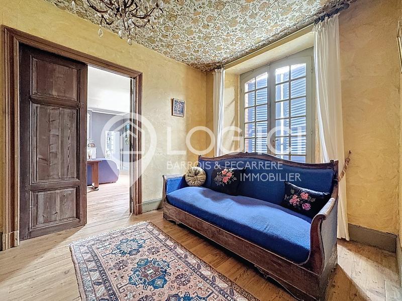 Maison - 348 m² - 13 pièces