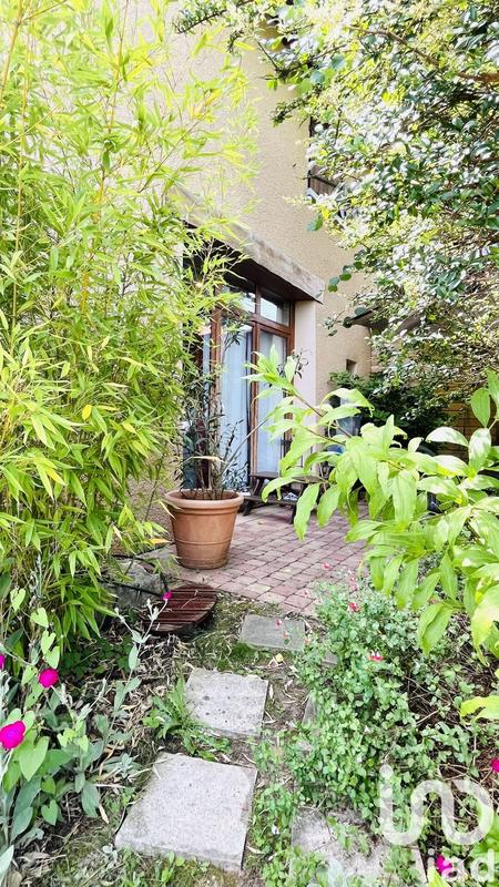 Maison - 275 m² - 8 pièces