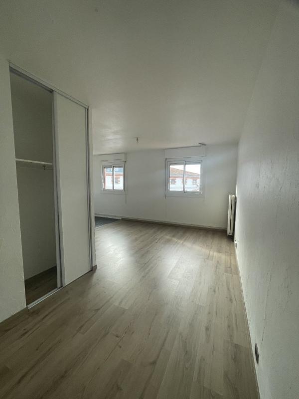 Studio - 30 m² - 1 pièce