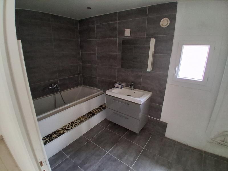 Appartement - 93 m² - 4 pièces