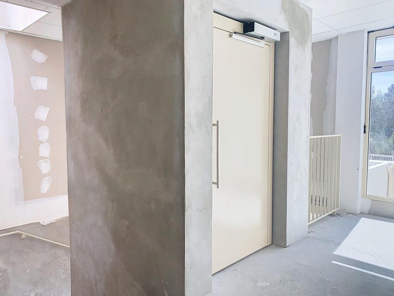 Local commercial - 408 m² - 7 pièces