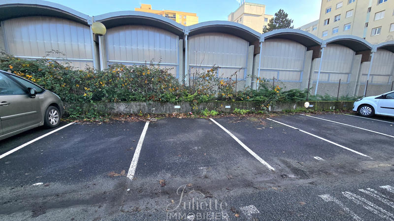 Parking / Garage - 2 m²