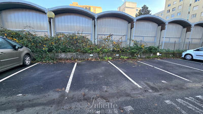 Parking / Garage - 2 m²