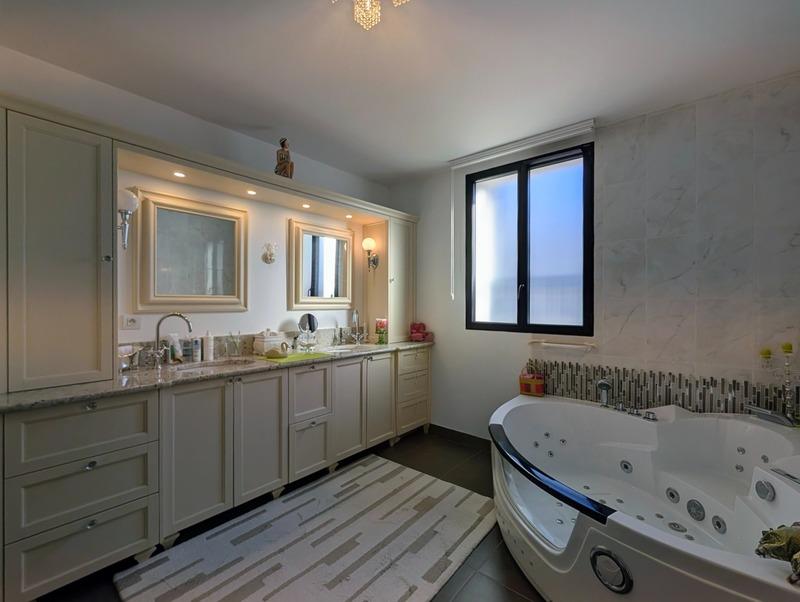 Appartement bourgeois - 132 m² - 4 pièces