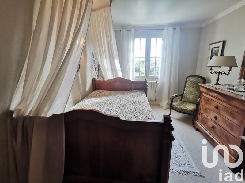 Maison - 236 m² - 9 pièces