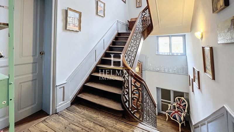 Maison - 301 m² - 11 pièces