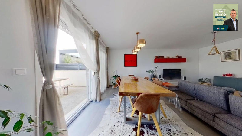 Maison traditionnelle - 94 m² - 5 pièces