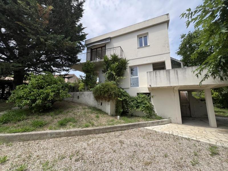 Maison - 256 m² - 5 pièces