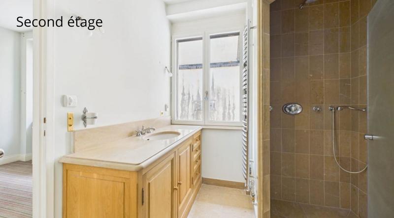 Maison - 300 m² - 11 pièces