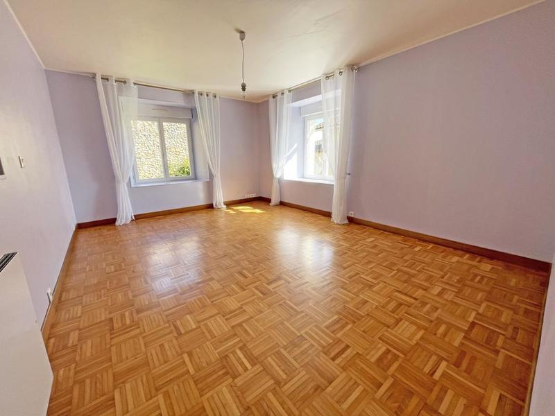 Maison - 205 m² - 4 pièces