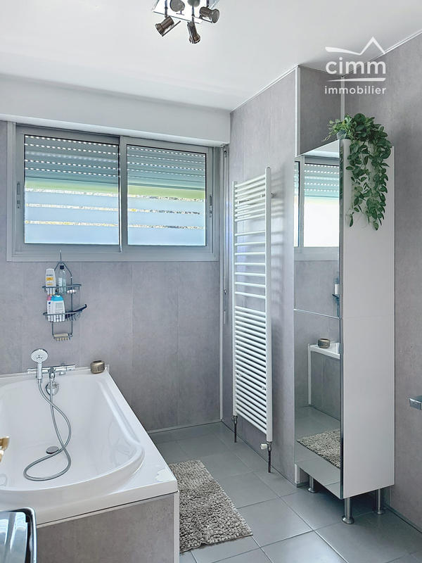 Maison ancienne - 215 m² - 7 pièces