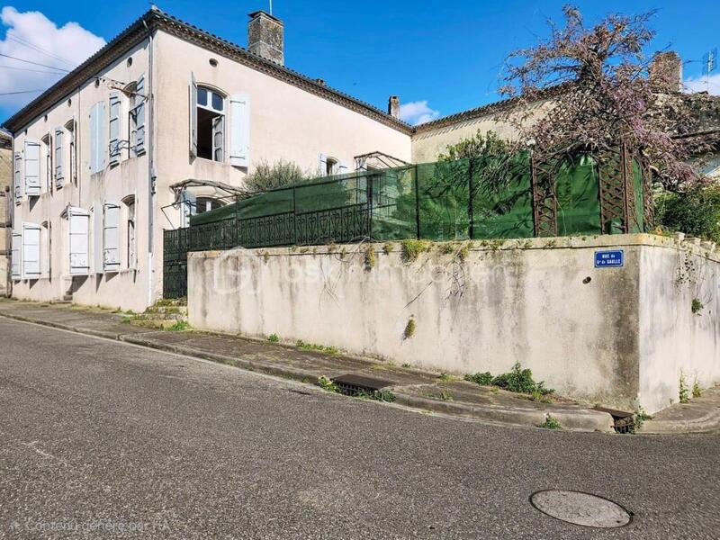 Maison - 300 m² - 10 pièces