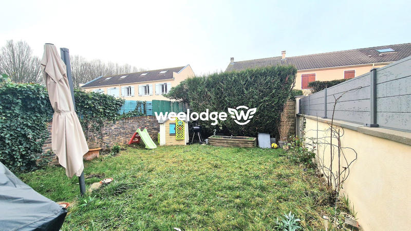 Maison - 93 m² - 5 pièces