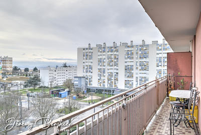 Appartement - 84 m² - 5 pièces