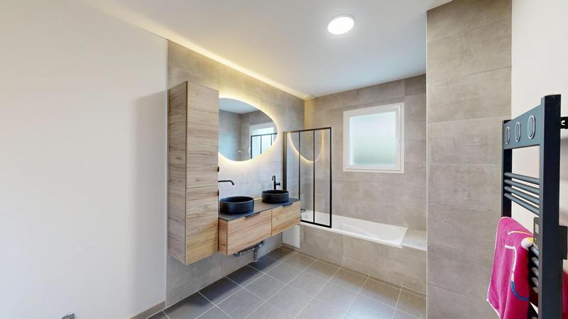 Maison - 121 m² - 5 pièces