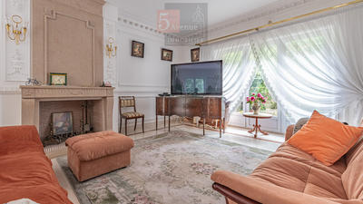 Maison - 210 m² - 7 pièces