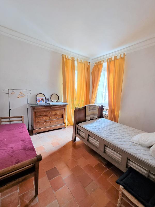 Maison ancienne - 321 m² - 13 pièces