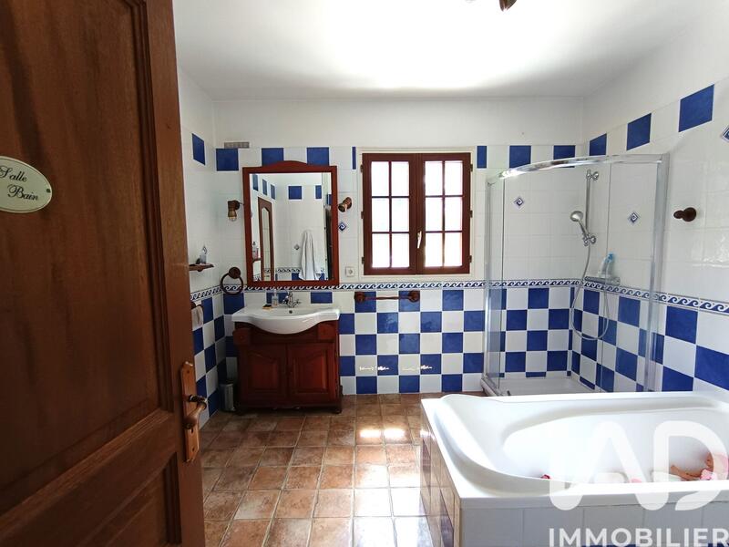 Maison - 144 m² - 6 pièces