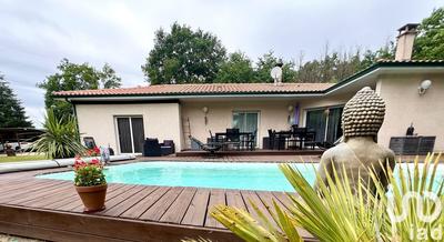 Maison - 202 m² - 7 pièces