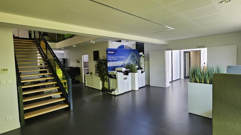 Local d'activité / Entrepôt - 560 m²