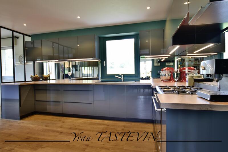 Villa - 233 m² - 9 pièces