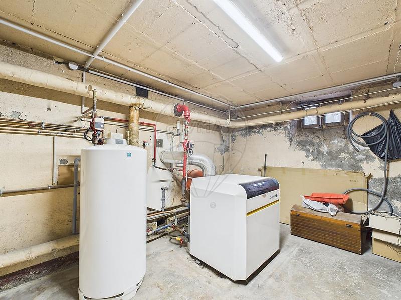 Maison - 210 m² - 10 pièces