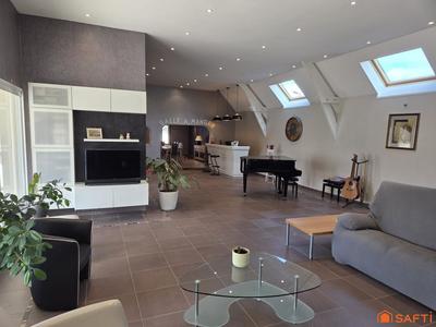 Maison - 293 m² - 9 pièces
