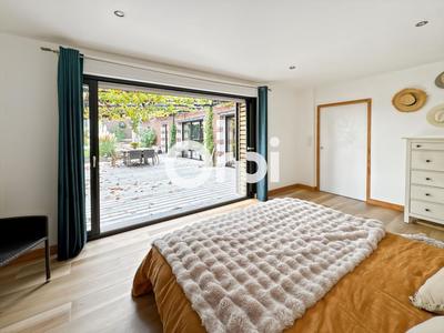 Propriété - 310 m² - 8 pièces