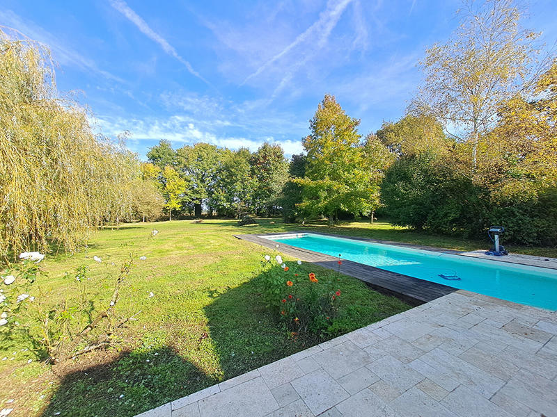 Maison - 244 m² - 6 pièces