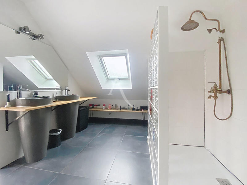 Maison - 194 m² - 6 pièces