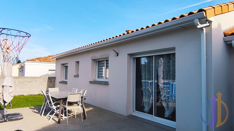 Maison - 90 m² - 4 pièces