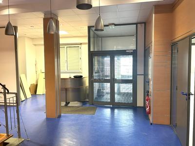 Immeuble de bureaux - 681 m²