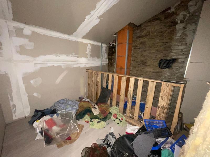 Maison - 300 m² - 4 pièces