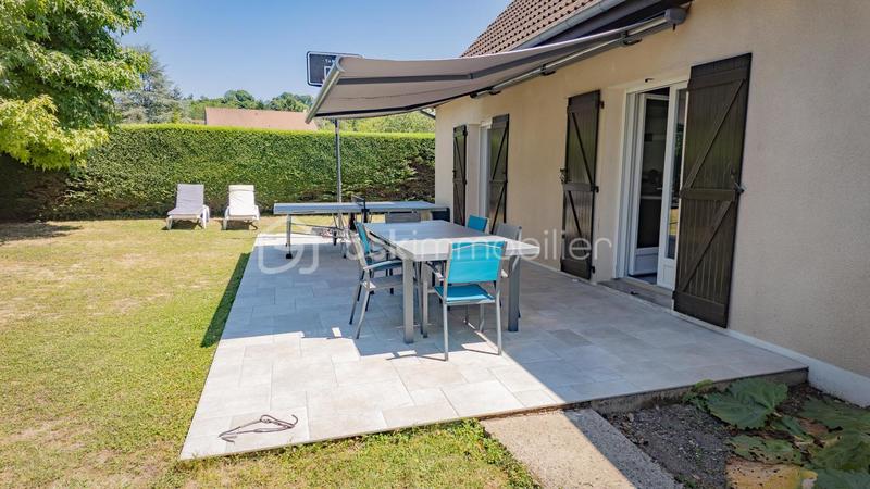 Maison traditionnelle - 149 m² - 6 pièces