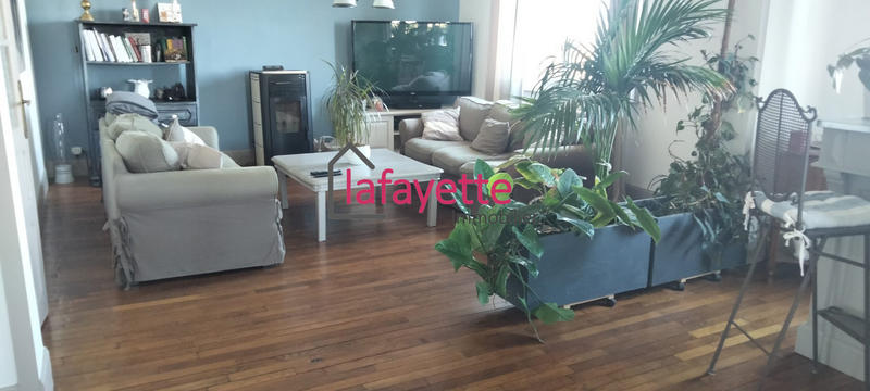 Maison traditionnelle - 250 m² - 10 pièces