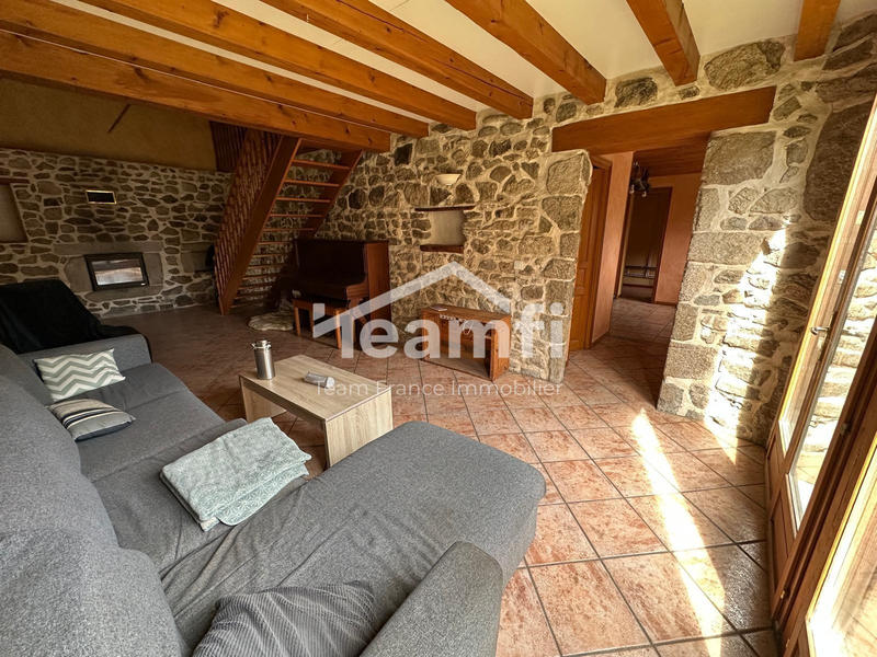 Maison - 200 m² - 7 pièces