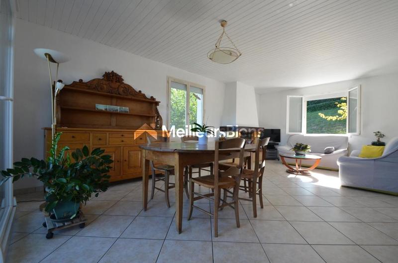 Maison - 140 m² - 5 pièces