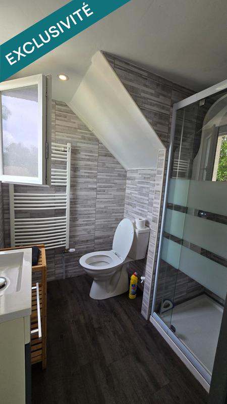 Maison - 210 m² - 18 pièces