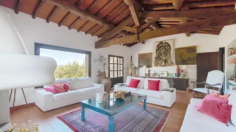 Maison - 206 m² - 9 pièces